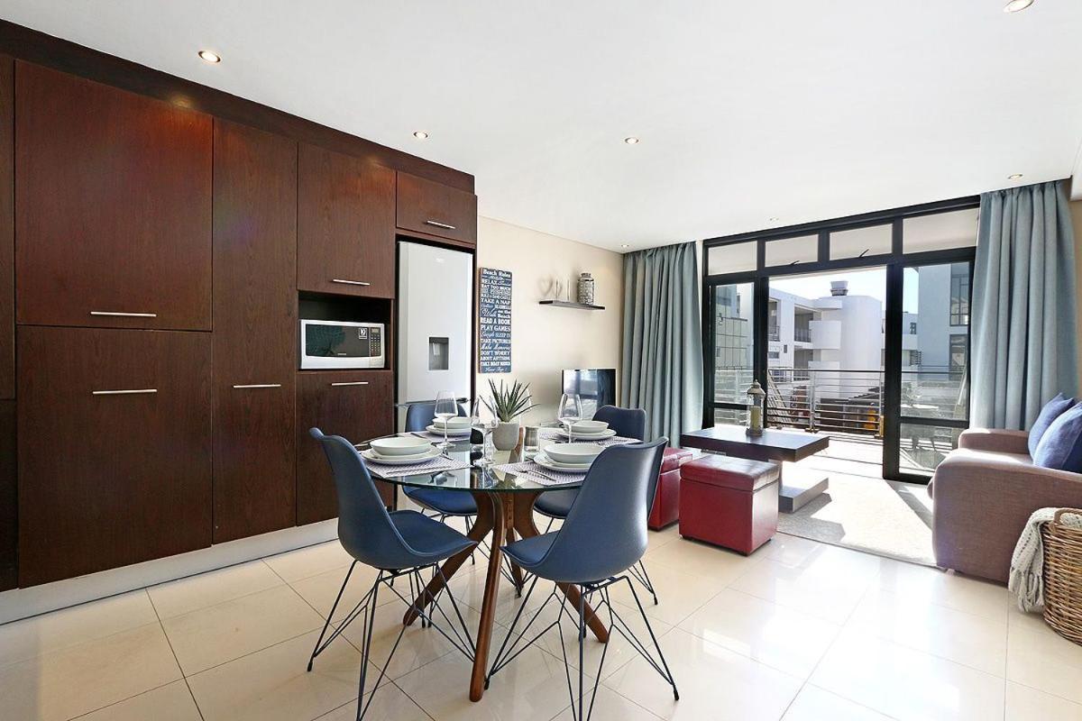 Appartamento Eden On The Bay 118 By Hostagents Bloubergstrand Esterno foto