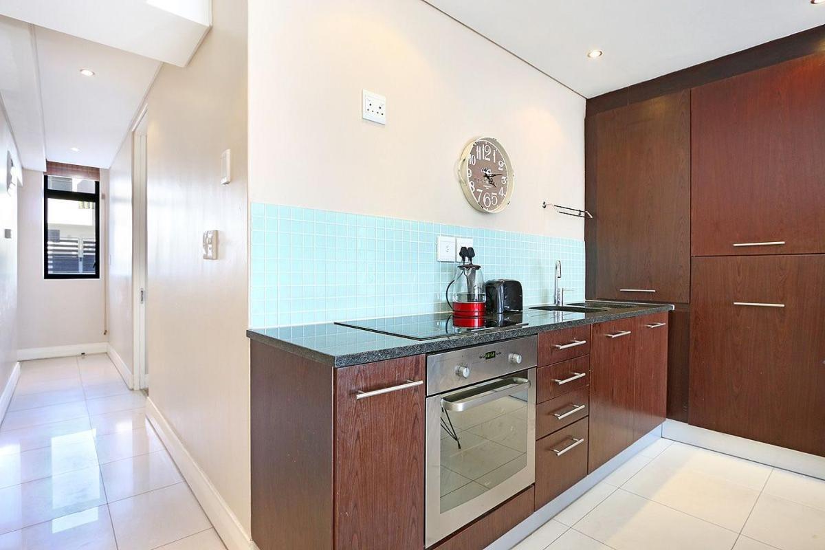 Appartamento Eden On The Bay 118 By Hostagents Bloubergstrand Esterno foto